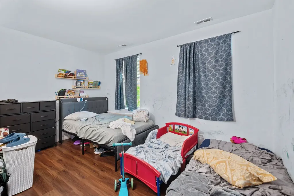 7441 North Rogers Avenue Chicago IL 60626
