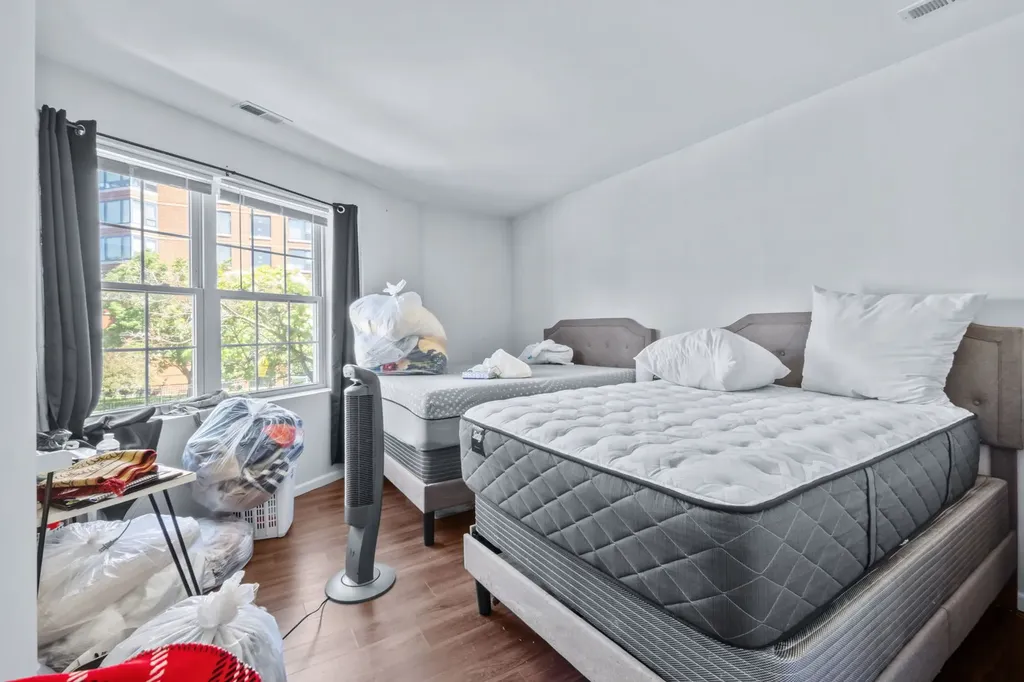 7441 North Rogers Avenue Chicago IL 60626