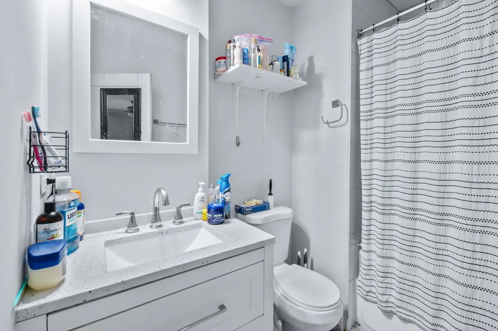 7441 North Rogers Avenue Chicago IL 60626