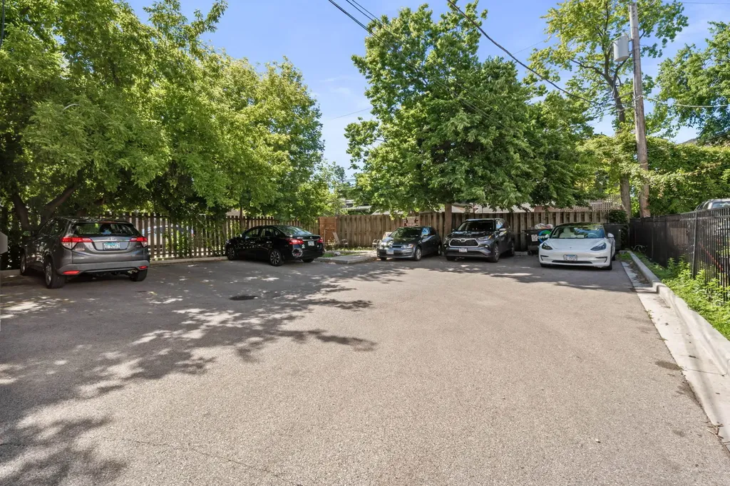 7441 North Rogers Avenue Chicago IL 60626