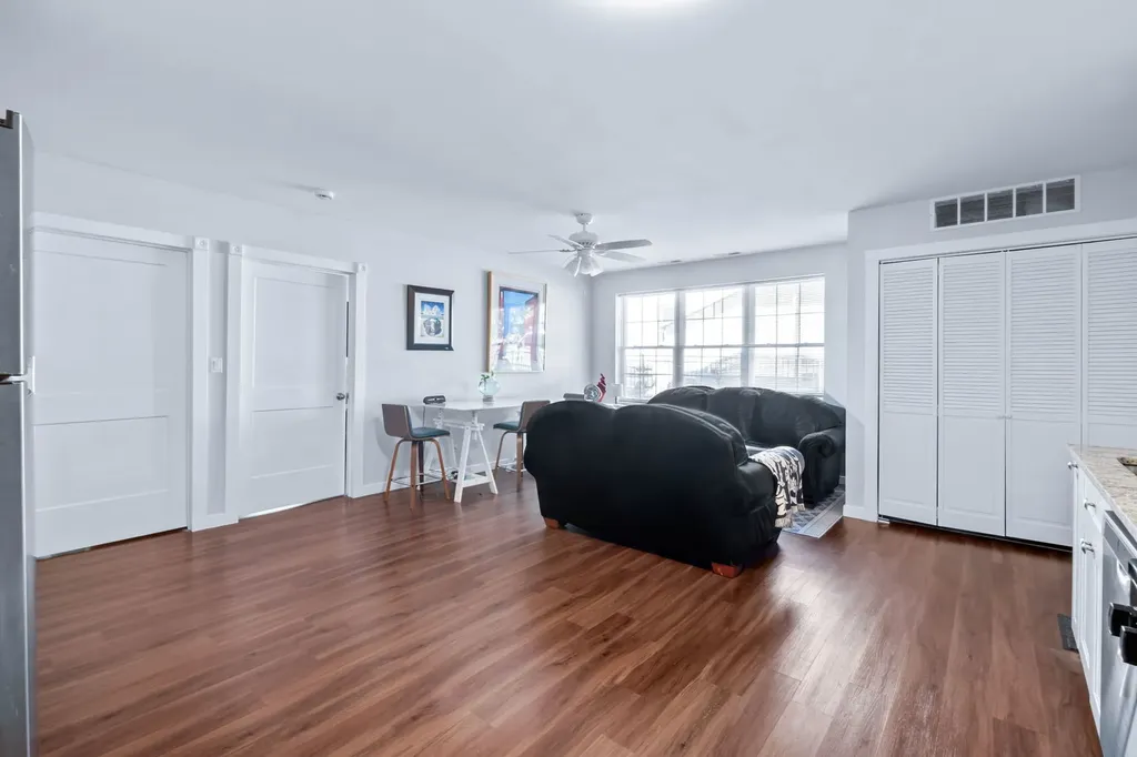 7441 North Rogers Avenue Chicago IL 60626