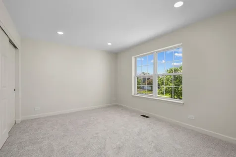 2819 Sweet Clover Way Wauconda IL 60084
