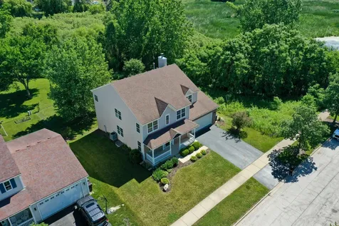 2819 Sweet Clover Way Wauconda IL 60084