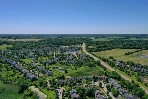 2819 Sweet Clover Way Wauconda IL 60084