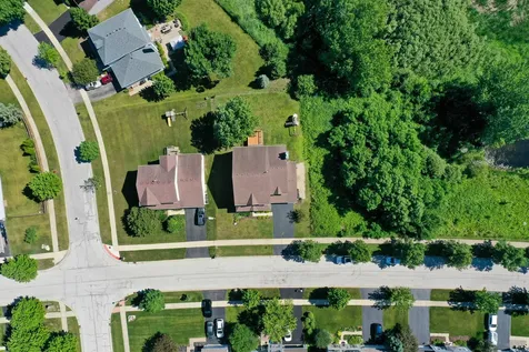 2819 Sweet Clover Way Wauconda IL 60084