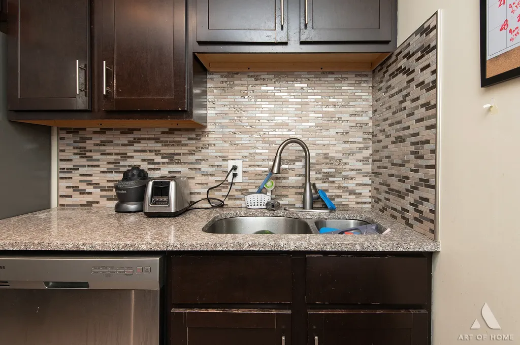 18W101 Standish Lane Villa Park IL 60181