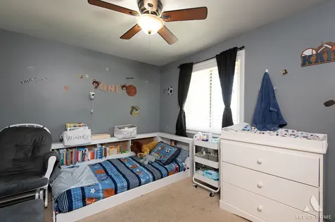 18W101 Standish Lane Villa Park IL 60181