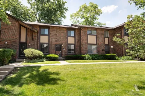 18W101 Standish Lane Villa Park IL 60181