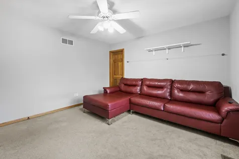 938 Stonehaven Court Elgin IL 60124