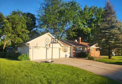 315 Maple Drive Morris IL 60450
