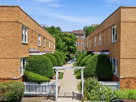 221 South Maple Avenue Oak Park IL 60302