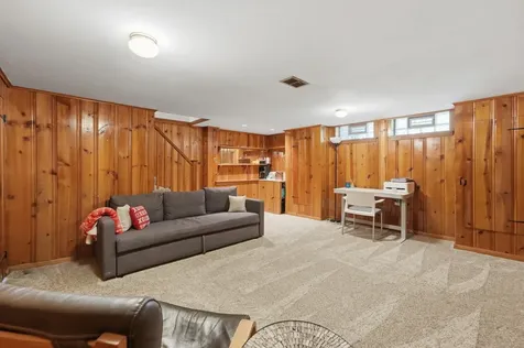 221 South Maple Avenue Oak Park IL 60302