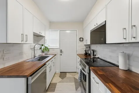 221 South Maple Avenue Oak Park IL 60302