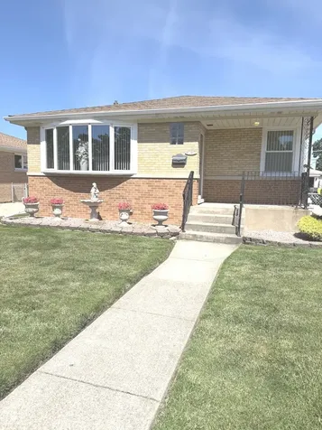 4047 Denley Avenue Schiller Park IL 60176