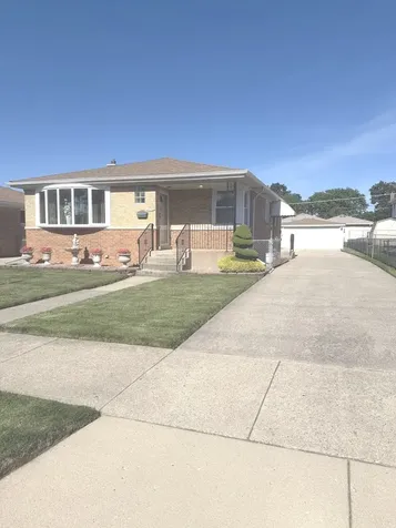 4047 Denley Avenue Schiller Park IL 60176