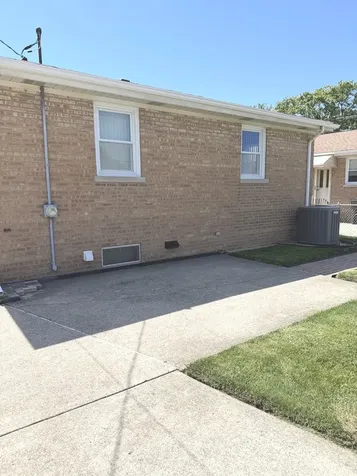 4047 Denley Avenue Schiller Park IL 60176