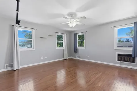 8753 South Kostner Avenue Hometown IL 60456