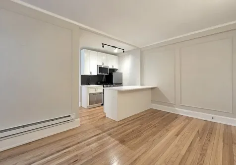 2740 North Hampden Court Chicago IL 60614