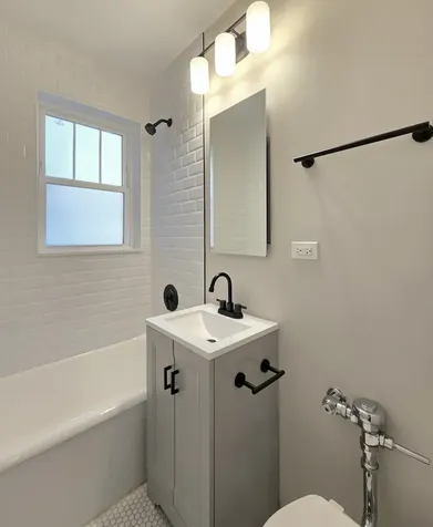 2740 North Hampden Court Chicago IL 60614