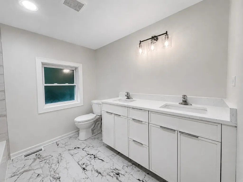 43348 North Forest Drive Antioch IL 60002