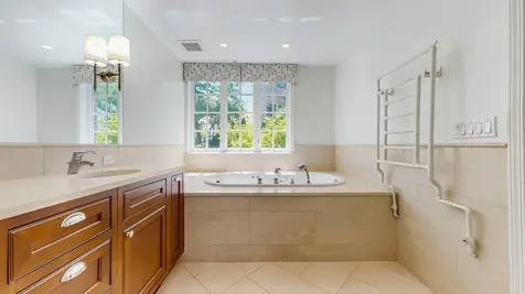 570 Hathaway Circle Lake Forest IL 60045