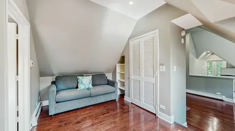 570 Hathaway Circle Lake Forest IL 60045