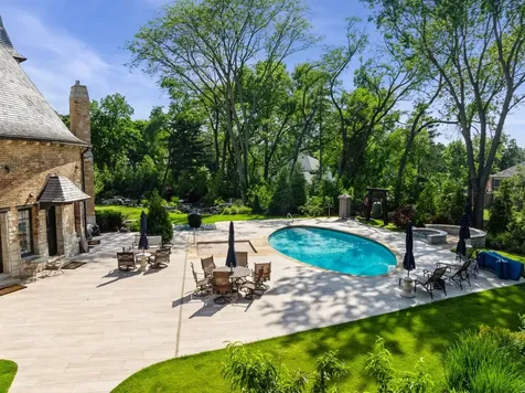 570 Hathaway Circle Lake Forest IL 60045