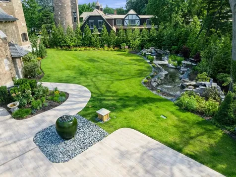 570 Hathaway Circle Lake Forest IL 60045