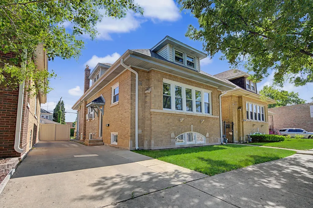 4945 West Addison Street Chicago IL 60641