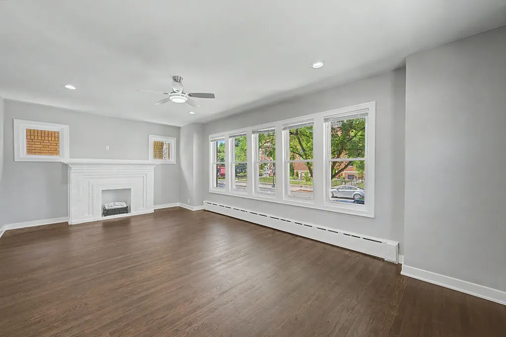 4945 West Addison Street Chicago IL 60641