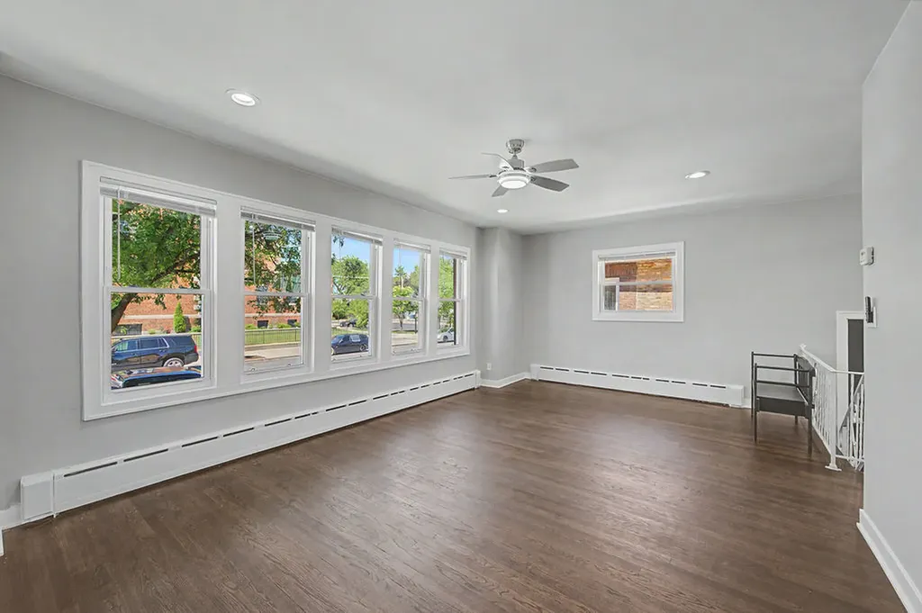 4945 West Addison Street Chicago IL 60641