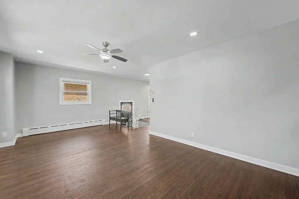 4945 West Addison Street Chicago IL 60641