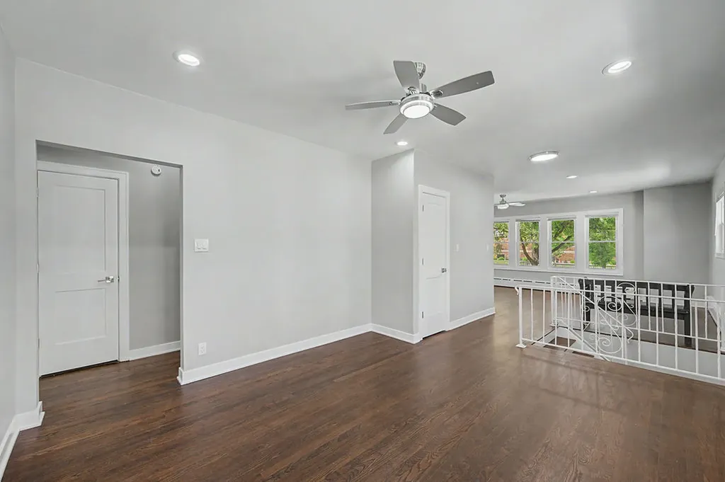 4945 West Addison Street Chicago IL 60641