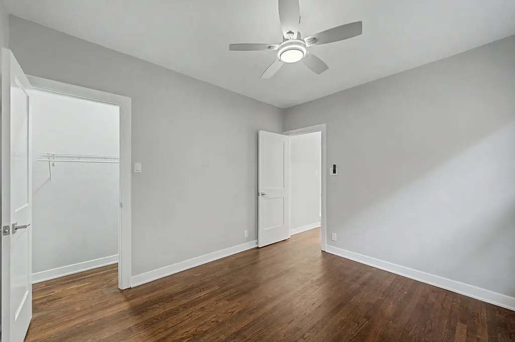 4945 West Addison Street Chicago IL 60641