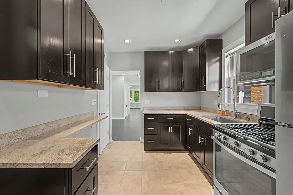 4945 West Addison Street Chicago IL 60641