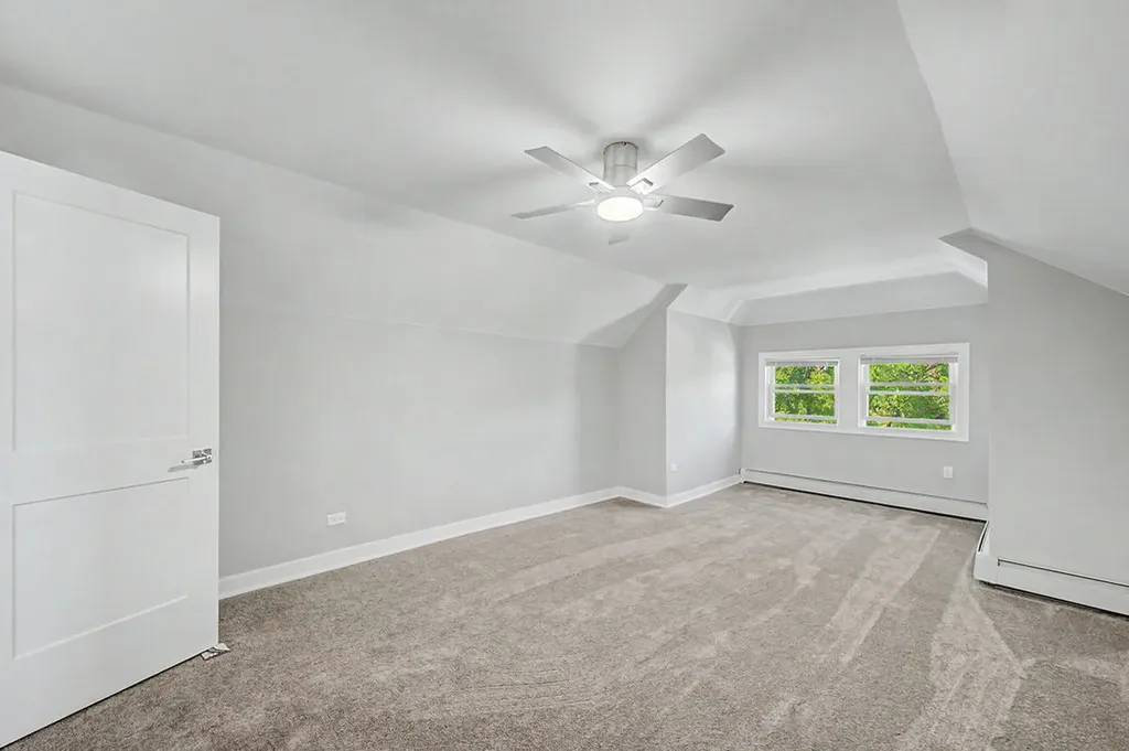 4945 West Addison Street Chicago IL 60641