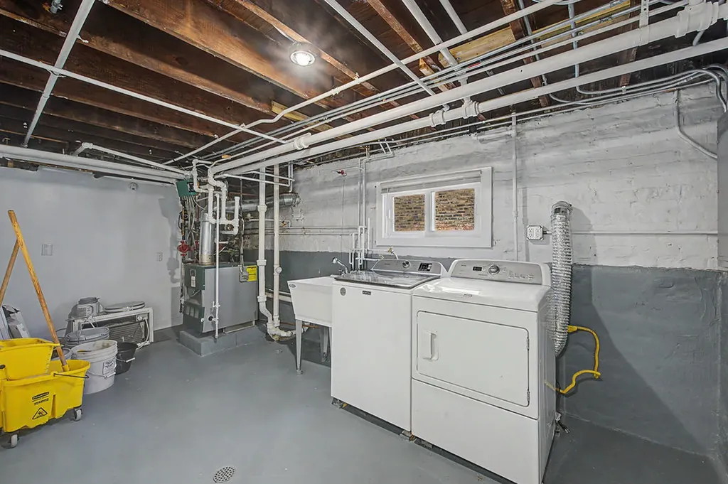 4945 West Addison Street Chicago IL 60641