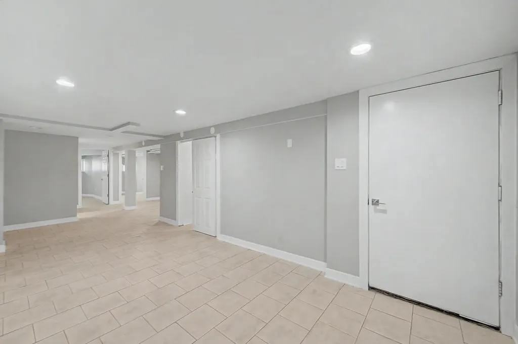 4945 West Addison Street Chicago IL 60641