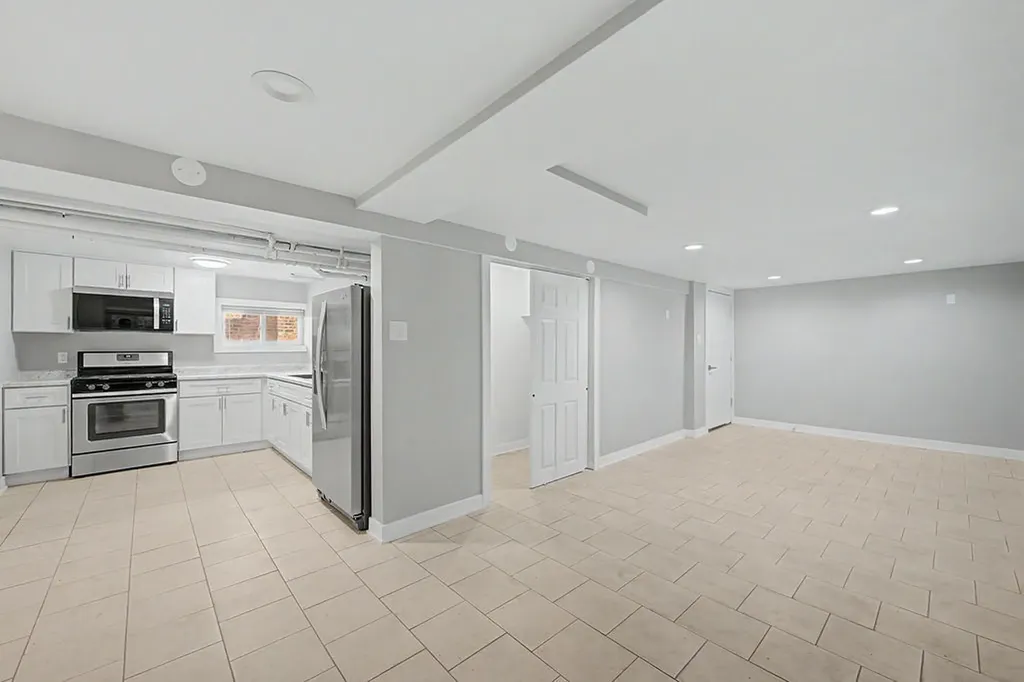 4945 West Addison Street Chicago IL 60641