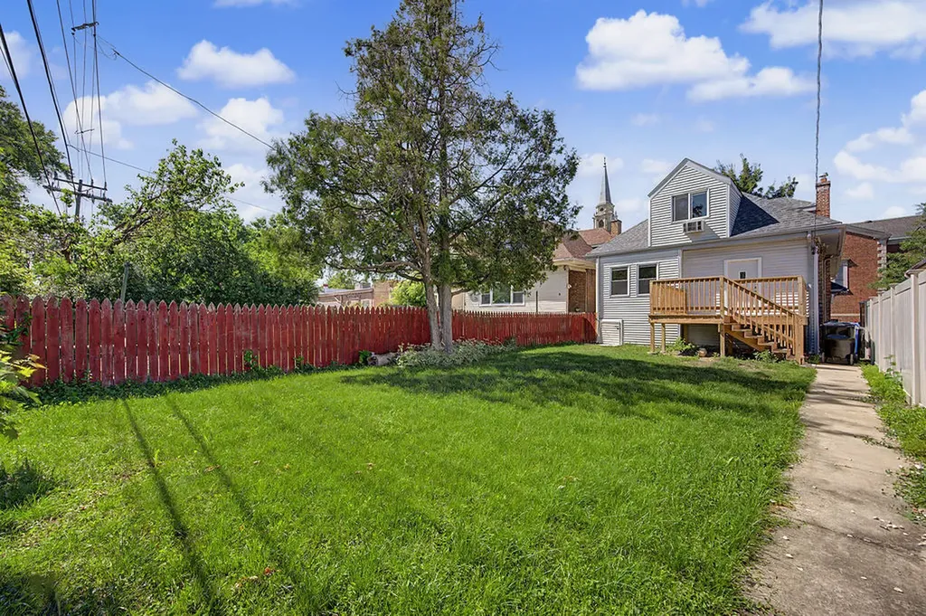 4945 West Addison Street Chicago IL 60641