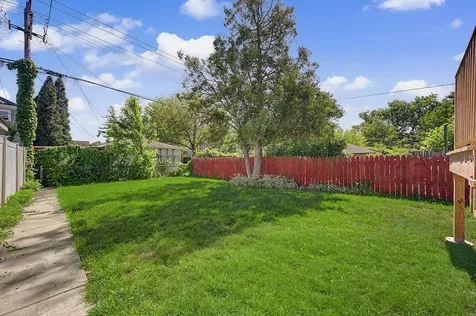 4945 West Addison Street Chicago IL 60641