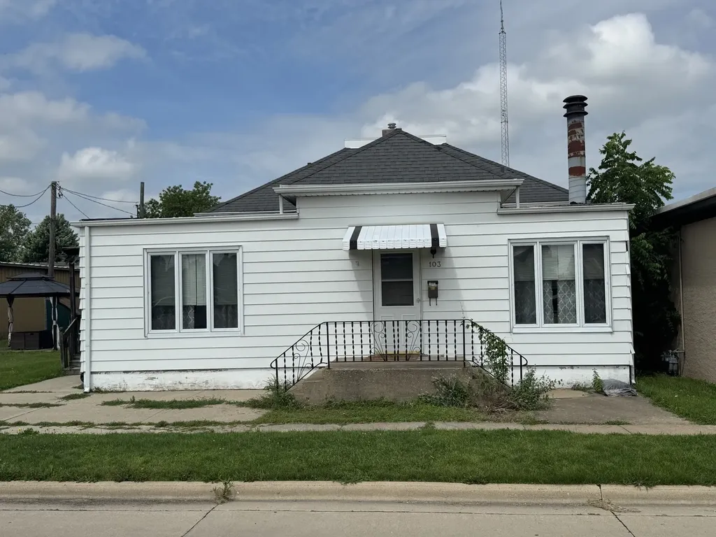 103 West Walnut Street Oglesby IL 61348