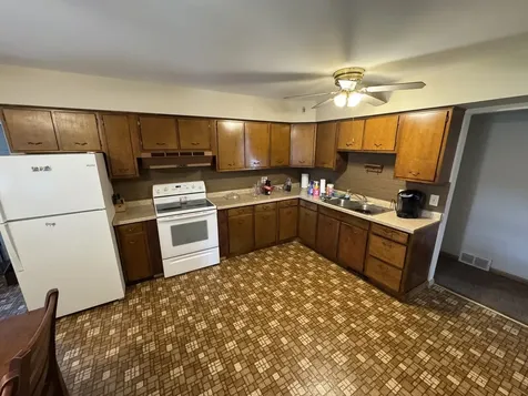 103 West Walnut Street Oglesby IL 61348