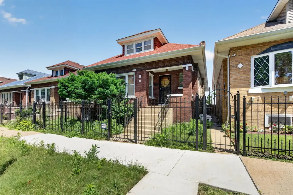 4824 West Concord Place Chicago IL 60639