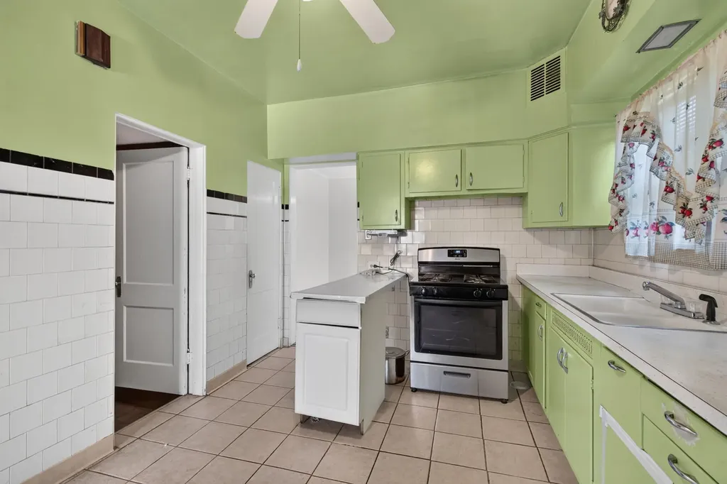 4824 West Concord Place Chicago IL 60639