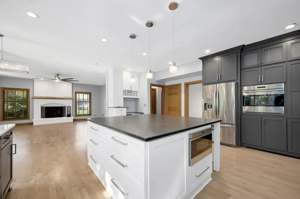721 38TH Street Downers Grove IL 60515