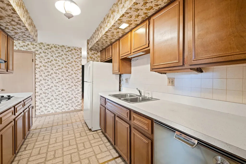 509 69TH Street Darien IL 60561