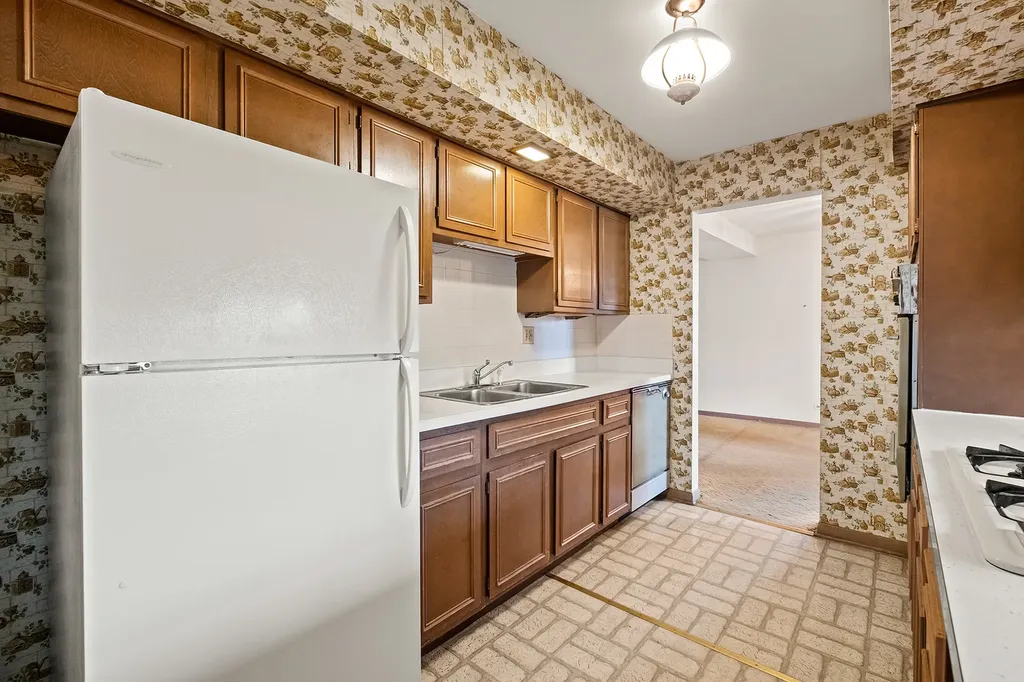 509 69TH Street Darien IL 60561