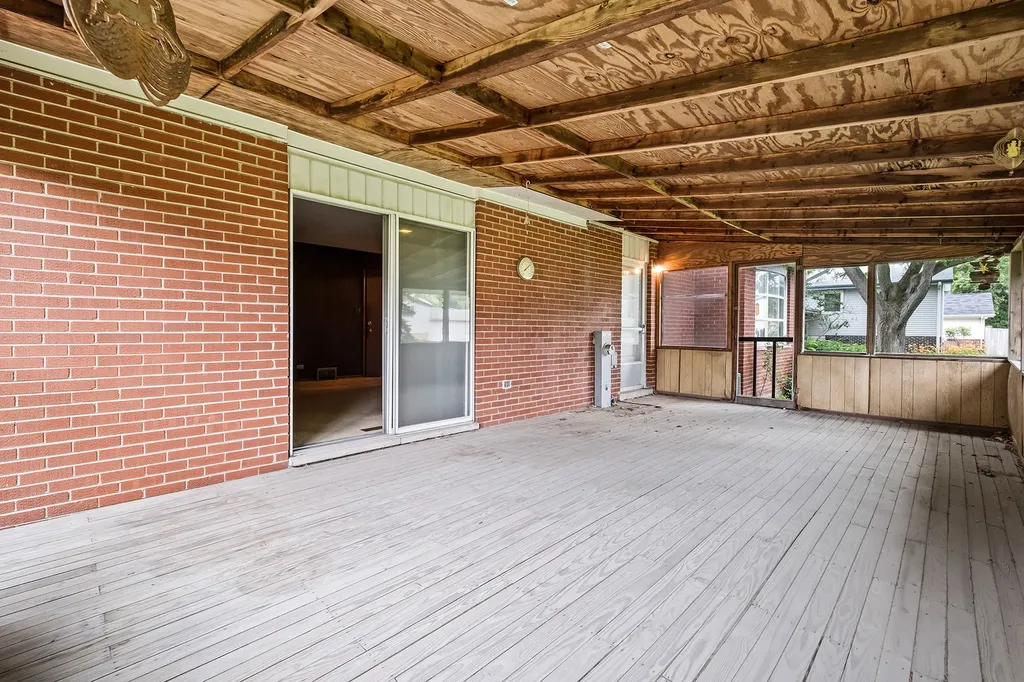 509 69TH Street Darien IL 60561
