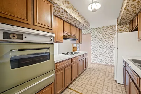 509 69TH Street Darien IL 60561